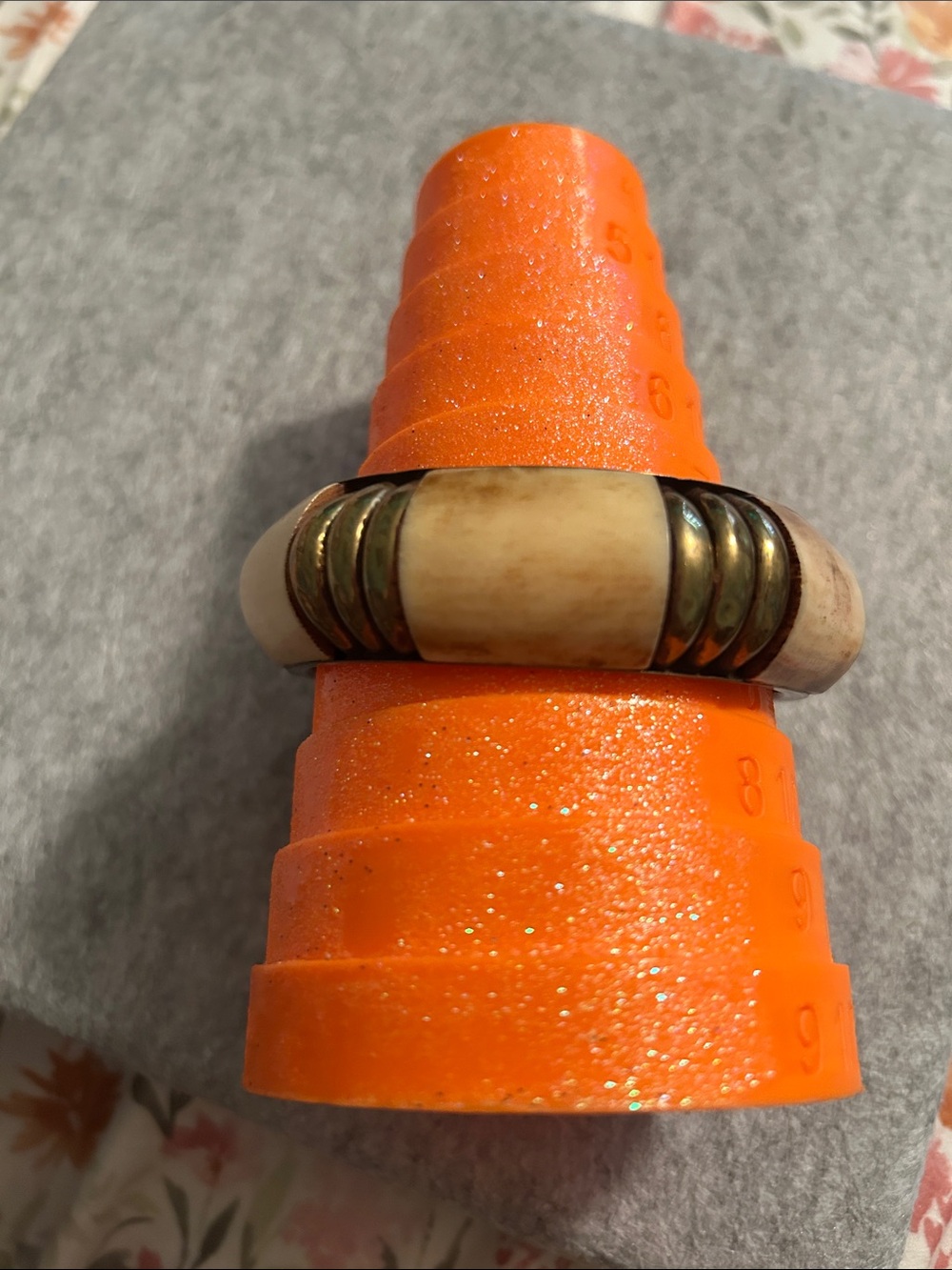 Vintage Bone and Brass Chunky Bangle Bracelet size 8 - Picture 1 of 1